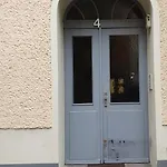 6 Beds Apartment, Group & Family Friendly, Kitchen, Washer, Work Station, Netflix & Paytv Lägenhet Berlin