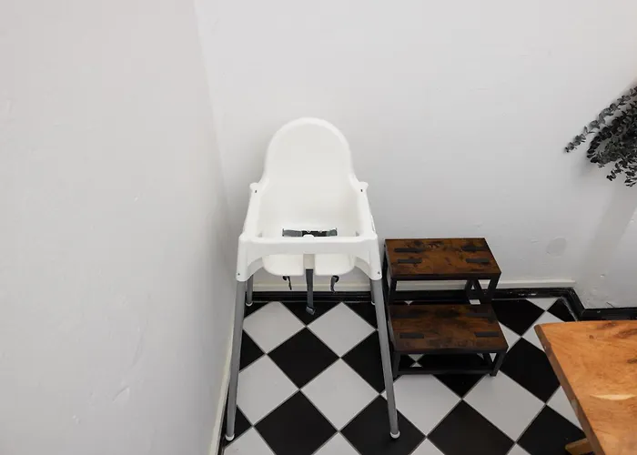 6 Beds Apartment, Group & Family Friendly, Kitchen, Washer, Work Station, Netflix & Paytv * Berlín