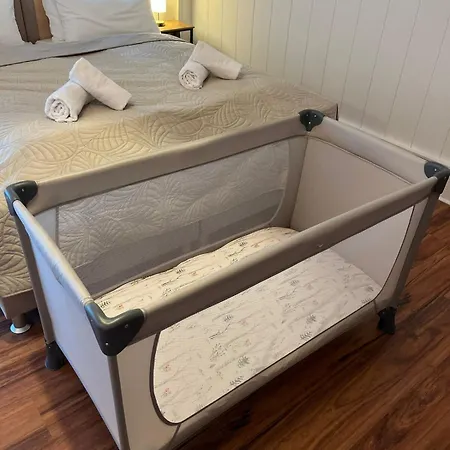 6 Beds Apartment, Group & Family Friendly, Kitchen, Washer, Work Station, Netflix & Paytv