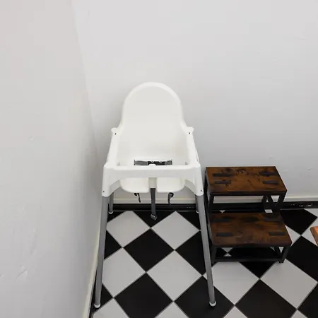 6 Beds Apartment, Group & Family Friendly, Kitchen, Washer, Work Station, Netflix & Paytv * Berlin