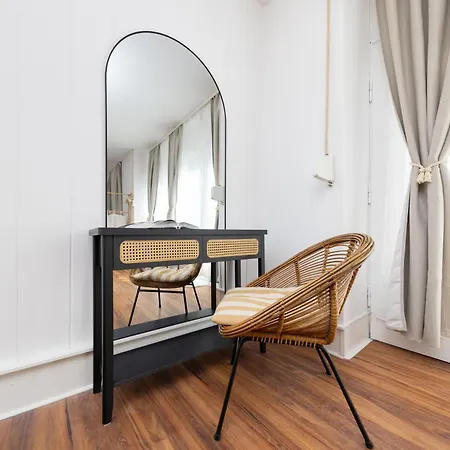 6 Beds Apartment, Group&family Friendly, Kitchen, Washer, Work Station, Netflix&paytv Apartment