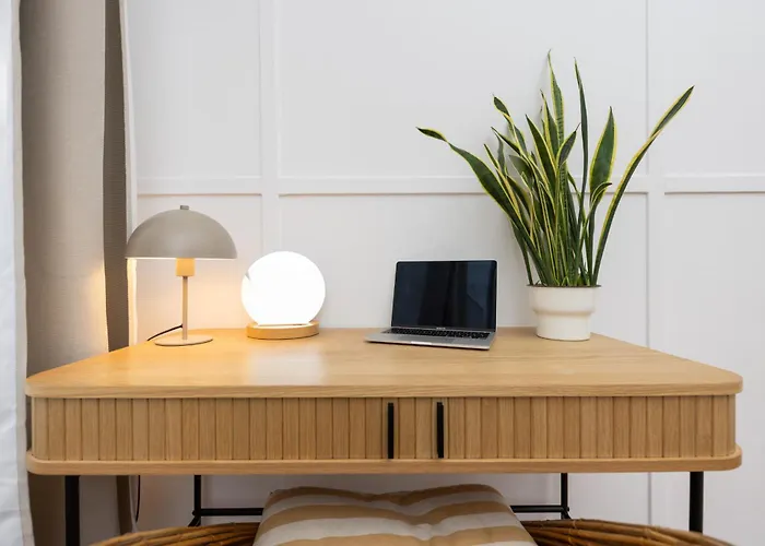 6 Beds Apartment, Group & Family Friendly, Kitchen, Washer, Work Station, Netflix & Paytv 公寓